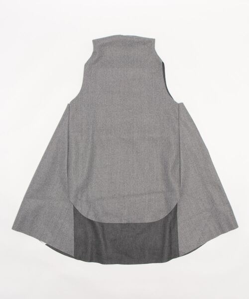 Settimissimo（セッティミッシモ）の「ボトルネックロングジレ（ベスト・レディース・グレー/ブラック/レッド・FREE）」の4枚目の写真