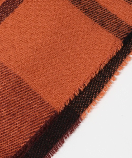 LAKOLE（ラコレ）の「アソートチェックマフラー / 960791（マフラー・レディース・ブラウン/グレー/オフホワイト/カーキ/イエロー/オレンジ/ブルー・FREE）」の13枚目の写真