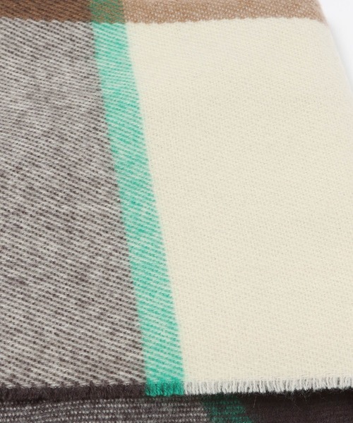 LAKOLE（ラコレ）の「アソートチェックマフラー / 960791（マフラー・レディース・ブラウン/グレー/オフホワイト/カーキ/イエロー/オレンジ/ブルー・FREE）」の14枚目の写真