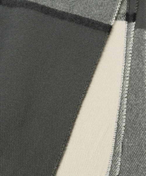 LAKOLE（ラコレ）の「アソートチェックマフラー / 960791（マフラー・レディース・ブラウン/グレー/オフホワイト/カーキ/イエロー/オレンジ/ブルー・FREE）」の15枚目の写真