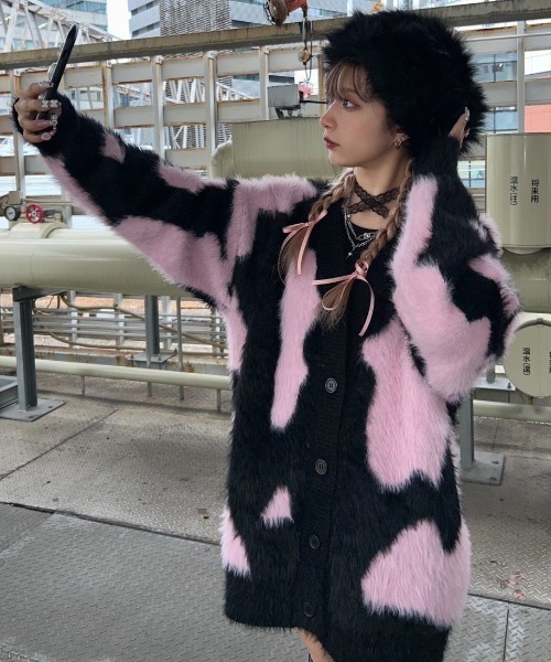 XU(エックスユー)の「ストリートファッション XU エックスユー pattern knit cardigan 3 オーバーサイズ ニット カーディガン ヘアリーニット Vネックニット シャギーニット(カーディガン/ボレロ・レディース・ブラック・ONE SIZE)」の7枚目の写真