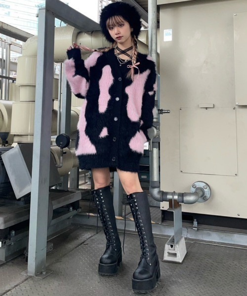 XU(エックスユー)の「ストリートファッション XU エックスユー pattern knit cardigan 3 オーバーサイズ ニット カーディガン ヘアリーニット Vネックニット シャギーニット(カーディガン/ボレロ・レディース・ブラック・ONE SIZE)」の4枚目の写真