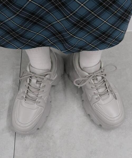 WEGO(ウィゴー)の「WEGO/【XLサイズ展開あり】厚底ダッドスニーカー(スニーカー・レディース・ホワイト/ライトグレー/サックスブルー/ブラック/シルバー・MEDIUM/LARGE/X-LARGE/SMALL)」の4枚目の写真