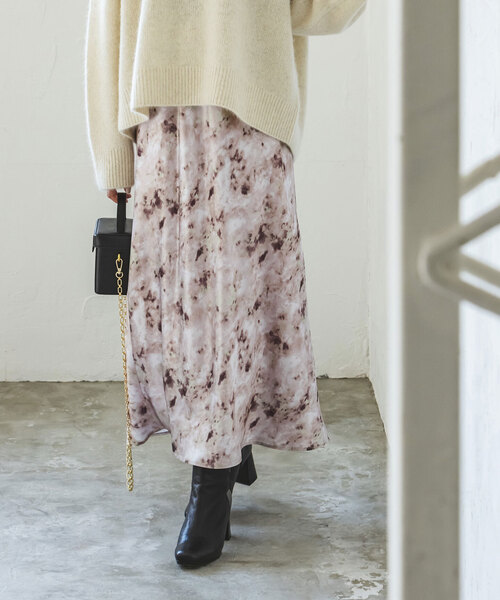 Noble（ノーブル）の「ジェムプリントナローAラインサテンスカート（スカート・レディース・ピンク系その他・FREE）」の5枚目の写真