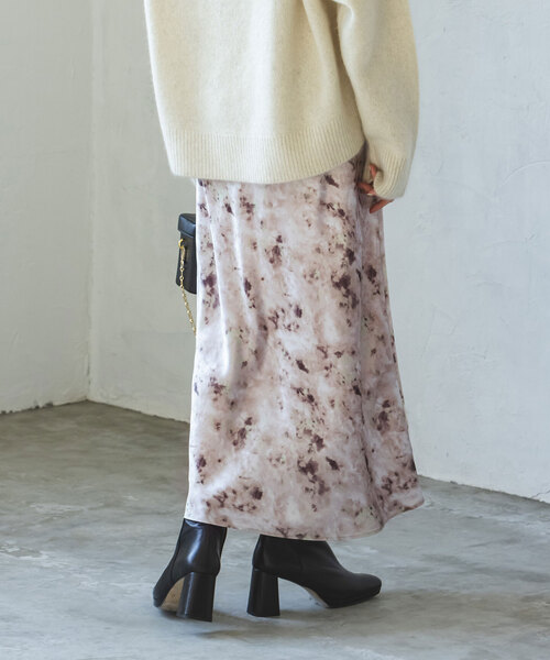 Noble（ノーブル）の「ジェムプリントナローAラインサテンスカート（スカート・レディース・ピンク系その他・FREE）」の21枚目の写真