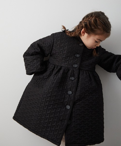 riziere（リジェール）の「キルティングコートワンピース（ノーカラーコート・キッズ・ホワイト/ブラック・90/100/110/120/130/140/150）」の12枚目の写真