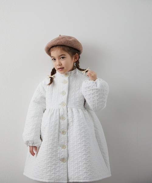 riziere（リジェール）の「キルティングコートワンピース（ノーカラーコート・キッズ・ホワイト/ブラック・90/100/110/120/130/140/150）」の11枚目の写真