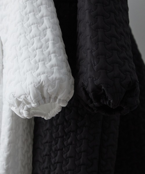 riziere（リジェール）の「キルティングコートワンピース（ノーカラーコート・キッズ・ホワイト/ブラック・90/100/110/120/130/140/150）」の6枚目の写真