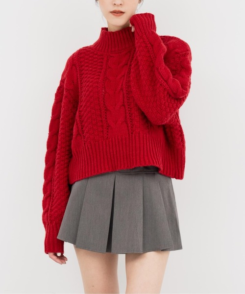 ANAP（アナップ）の「ケーブル編みハイネックニット（ニット/セーター・レディース・グレイッシュベージュ/レッド/スミクロ・FREE）」の3枚目の写真