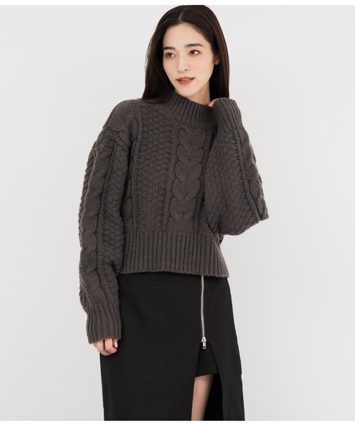 ANAP（アナップ）の「ケーブル編みハイネックニット（ニット/セーター・レディース・グレイッシュベージュ/レッド/スミクロ・FREE）」の5枚目の写真