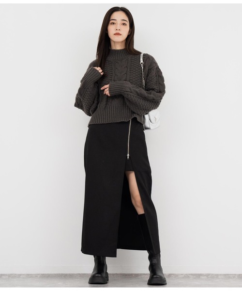 ANAP（アナップ）の「ケーブル編みハイネックニット（ニット/セーター・レディース・グレイッシュベージュ/レッド/スミクロ・FREE）」の6枚目の写真