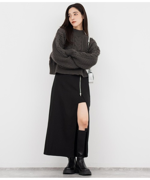 ANAP（アナップ）の「ケーブル編みハイネックニット（ニット/セーター・レディース・グレイッシュベージュ/レッド/スミクロ・FREE）」の7枚目の写真