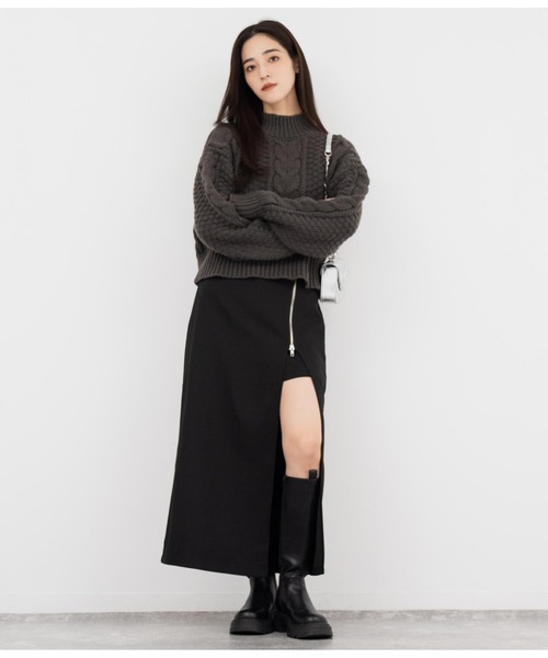 ANAP（アナップ）の「ケーブル編みハイネックニット（ニット/セーター・レディース・グレイッシュベージュ/レッド/スミクロ・FREE）」の8枚目の写真