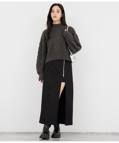 ANAP（アナップ）の「ケーブル編みハイネックニット（ニット/セーター・レディース・グレイッシュベージュ/レッド/スミクロ・FREE）」の9枚目の写真