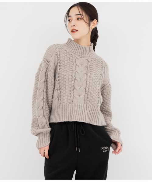 ANAP（アナップ）の「ケーブル編みハイネックニット（ニット/セーター・レディース・グレイッシュベージュ/レッド/スミクロ・FREE）」の17枚目の写真