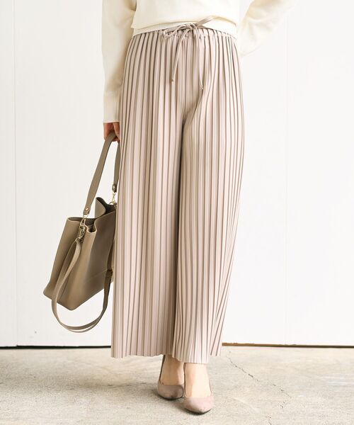 rps（アールピーエス）の「ポンチプリーツパンツ（その他パンツ・レディース・ブラック/グレイッシュベージュ/カーキ・フリー）」の6枚目の写真