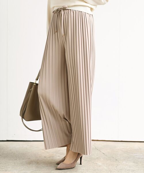 rps（アールピーエス）の「ポンチプリーツパンツ（その他パンツ・レディース・ブラック/グレイッシュベージュ/カーキ・フリー）」の9枚目の写真