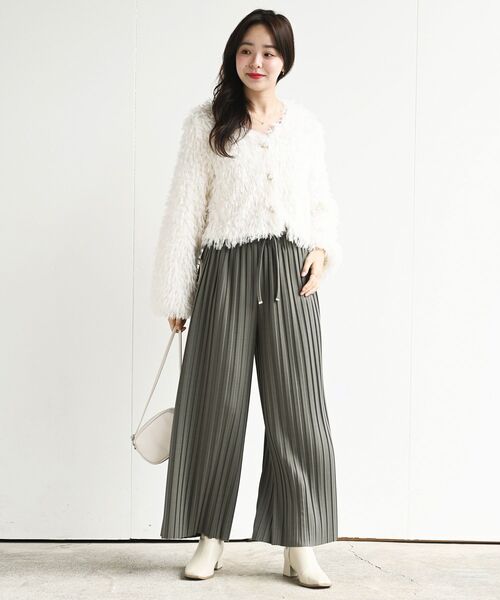 rps（アールピーエス）の「ポンチプリーツパンツ（その他パンツ・レディース・ブラック/グレイッシュベージュ/カーキ・フリー）」の11枚目の写真