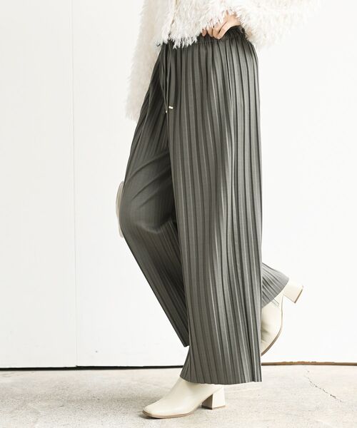 rps（アールピーエス）の「ポンチプリーツパンツ（その他パンツ・レディース・ブラック/グレイッシュベージュ/カーキ・フリー）」の17枚目の写真