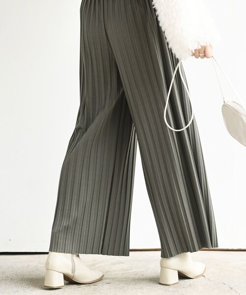 rps（アールピーエス）の「ポンチプリーツパンツ（その他パンツ・レディース・ブラック/グレイッシュベージュ/カーキ・フリー）」の20枚目の写真