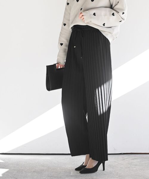 rps（アールピーエス）の「ポンチプリーツパンツ（その他パンツ・レディース・ブラック/グレイッシュベージュ/カーキ・フリー）」の22枚目の写真