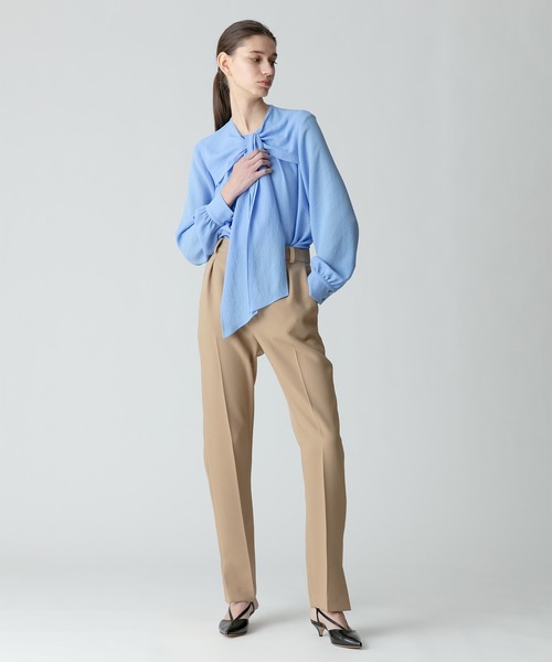 allureville(アルアバイル)の「スムージーリップスカーフネックブラウス(シャツ/ブラウス・レディース・サックスブルー/アイボリー/イエロー・2)」の8枚目の写真