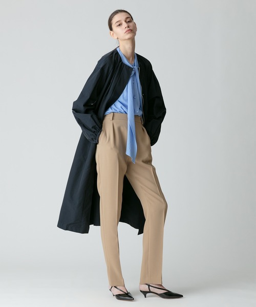 allureville(アルアバイル)の「スムージーリップスカーフネックブラウス(シャツ/ブラウス・レディース・サックスブルー/アイボリー/イエロー・2)」の9枚目の写真