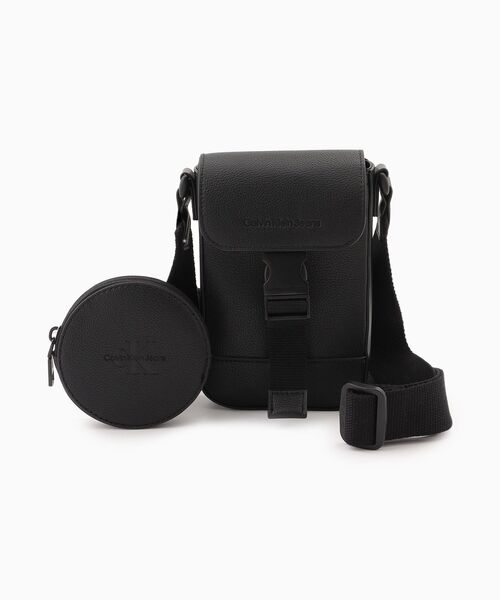 Calvin Klein(カルバン・クライン)の「ユーティリティポーチ ショルダーバッグ(ショルダーバッグ・メンズ・ブラック・FREE)」の1枚目の写真