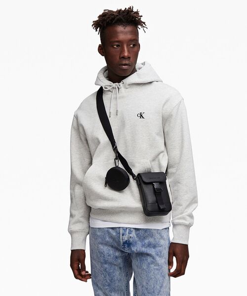 Calvin Klein(カルバン・クライン)の「ユーティリティポーチ ショルダーバッグ(ショルダーバッグ・メンズ・ブラック・FREE)」の9枚目の写真