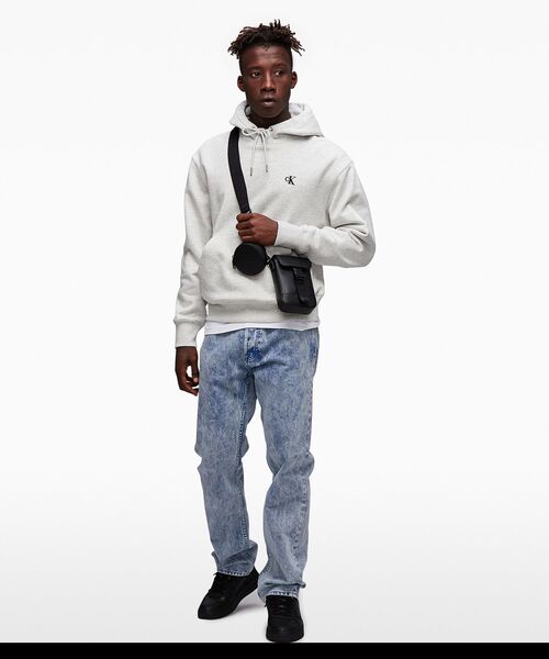 Calvin Klein(カルバン・クライン)の「ユーティリティポーチ ショルダーバッグ(ショルダーバッグ・メンズ・ブラック・FREE)」の2枚目の写真