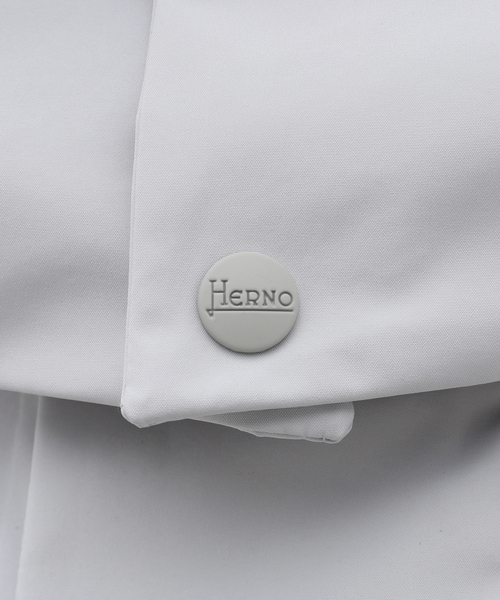 HERNO(ヘルノ)の「【HERNO / ヘルノ】Laminar 3layer Stand Collar CT(ステンカラーコート・メンズ・ブラック/ホワイト・46/48/50)」の12枚目の写真
