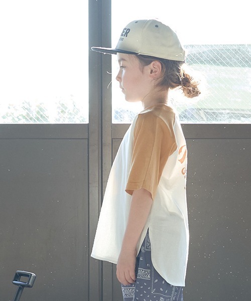 b・ROOM（ビールーム）の「【型崩れしないやわらかコットン】バックプリントビッグラグランンTシャツ（Tシャツ/カットソー・キッズ・ブルー/バイオレット/ブラック/マスタード・110cm/120cm/130cm/140cm/150cm/100cm）」の17枚目の写真