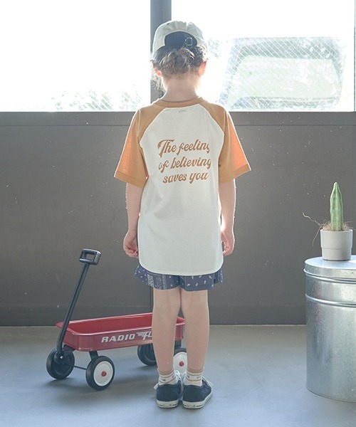 b・ROOM（ビールーム）の「【型崩れしないやわらかコットン】バックプリントビッグラグランンTシャツ（Tシャツ/カットソー・キッズ・ブルー/バイオレット/ブラック/マスタード・110cm/120cm/130cm/140cm/150cm/100cm）」の19枚目の写真