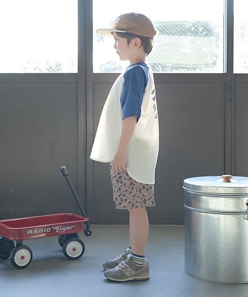 b・ROOM（ビールーム）の「【型崩れしないやわらかコットン】バックプリントビッグラグランンTシャツ（Tシャツ/カットソー・キッズ・ブルー/バイオレット/ブラック/マスタード・110cm/120cm/130cm/140cm/150cm/100cm）」の20枚目の写真