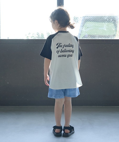 b・ROOM（ビールーム）の「【型崩れしないやわらかコットン】バックプリントビッグラグランンTシャツ（Tシャツ/カットソー・キッズ・ブルー/バイオレット/ブラック/マスタード・110cm/120cm/130cm/140cm/150cm/100cm）」の8枚目の写真