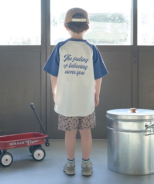b・ROOM（ビールーム）の「【型崩れしないやわらかコットン】バックプリントビッグラグランンTシャツ（Tシャツ/カットソー・キッズ・ブルー/バイオレット/ブラック/マスタード・110cm/120cm/130cm/140cm/150cm/100cm）」の21枚目の写真