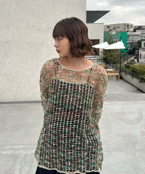 新品　shesame バックデザイン配色ニットタンクトップ　ネイビー shesame（シーセム）の「バックデザイン配色ニットタンクトップ