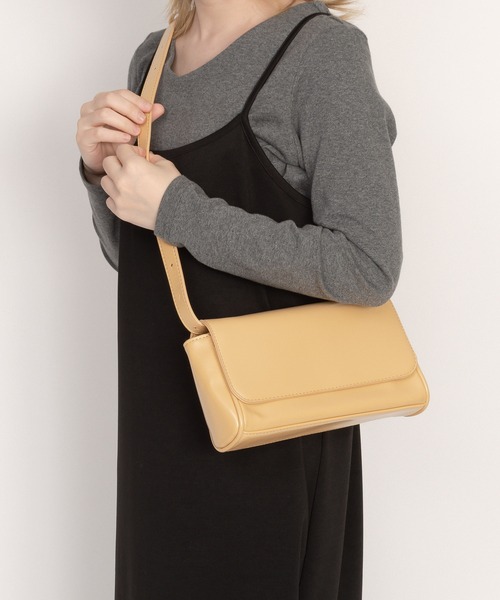 SVEC（シュベック）の「ベルトストラップ ショルダーバッグ（ショルダーバッグ・レディース・ブラック/ホワイト/イエロー・FREE）」の3枚目の写真