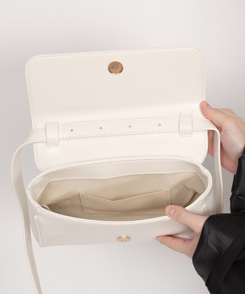 SVEC（シュベック）の「ベルトストラップ ショルダーバッグ（ショルダーバッグ・レディース・ブラック/ホワイト/イエロー・FREE）」の17枚目の写真