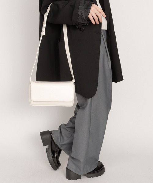 SVEC（シュベック）の「ベルトストラップ ショルダーバッグ（ショルダーバッグ・レディース・ブラック/ホワイト/イエロー・FREE）」の14枚目の写真