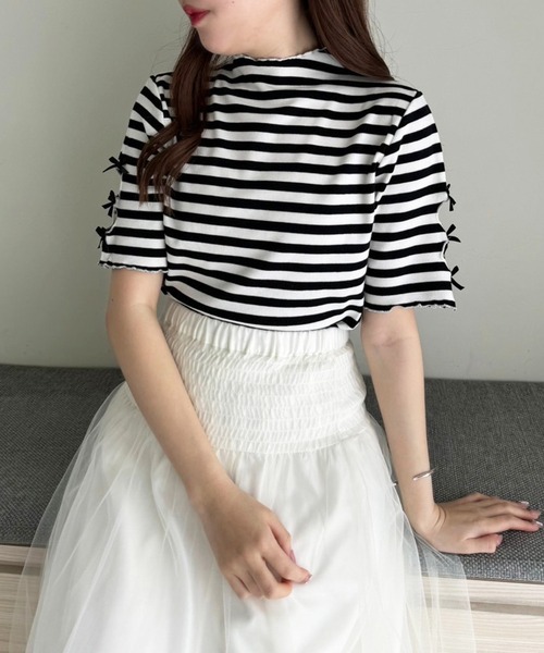 one after another NICE CLAUP（ワンアフターアナザーナイスクラップ）の「袖リボンテレコトップス（Tシャツ/カットソー・レディース・ホワイト×ブラック/杢グレー/オフホワイト/ブラック・FREE）」の9枚目の写真