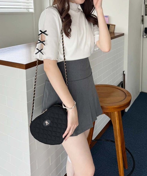 one after another NICE CLAUP（ワンアフターアナザーナイスクラップ）の「袖リボンテレコトップス（Tシャツ/カットソー・レディース・ホワイト×ブラック/杢グレー/オフホワイト/ブラック・FREE）」の5枚目の写真