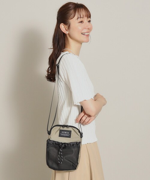 ITS'DEMO（イッツデモ）の「◆【スマホや貴重品の収納に】メッシュドロストポシェット（ショルダーバッグ・レディース・ブラック/ベージュ/パープル系・00）」の14枚目の写真