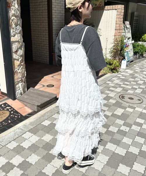 CLEA(クレア)の「刺繍レースティアードキャミロングワンピース(ワンピース・レディース・ホワイト・FREE)」の5枚目の写真