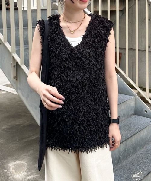 Doux archives(ドゥアルシーヴ)の「フェザー2WAYノースリベスト(シャツ/ブラウス・レディース・ブラック/アイボリー/ブラウン・FREE)」の3枚目の写真