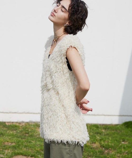 Doux archives(ドゥアルシーヴ)の「フェザー2WAYノースリベスト(シャツ/ブラウス・レディース・ブラック/アイボリー/ブラウン・FREE)」の12枚目の写真