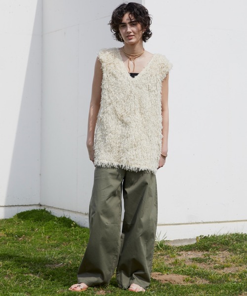 Doux archives(ドゥアルシーヴ)の「フェザー2WAYノースリベスト(シャツ/ブラウス・レディース・ブラック/アイボリー/ブラウン・FREE)」の17枚目の写真