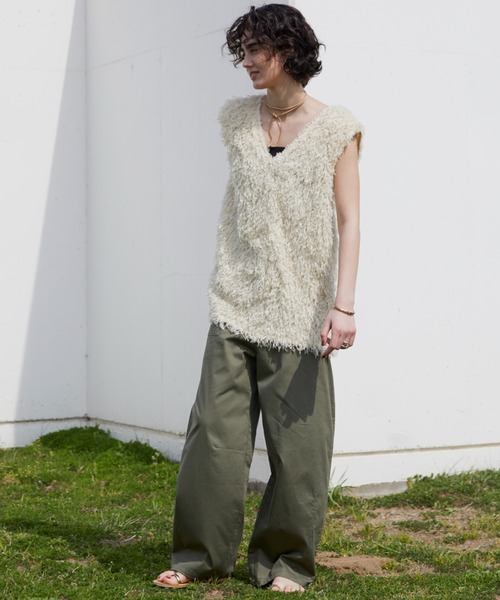 Doux archives(ドゥアルシーヴ)の「フェザー2WAYノースリベスト(シャツ/ブラウス・レディース・ブラック/アイボリー/ブラウン・FREE)」の18枚目の写真