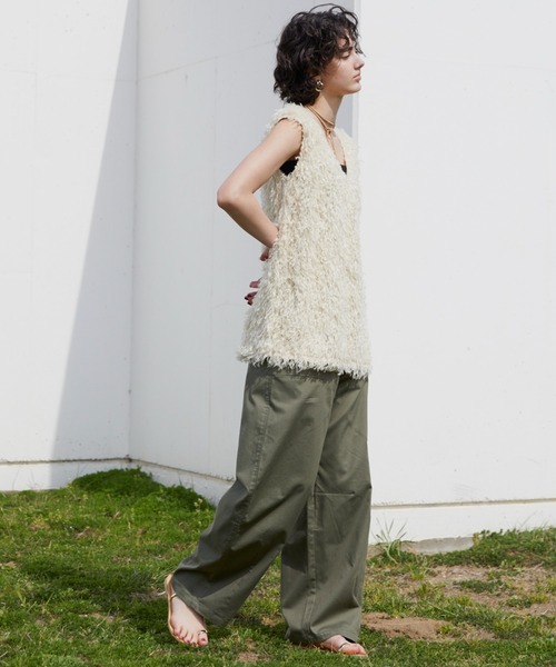 Doux archives(ドゥアルシーヴ)の「フェザー2WAYノースリベスト(シャツ/ブラウス・レディース・ブラック/アイボリー/ブラウン・FREE)」の21枚目の写真