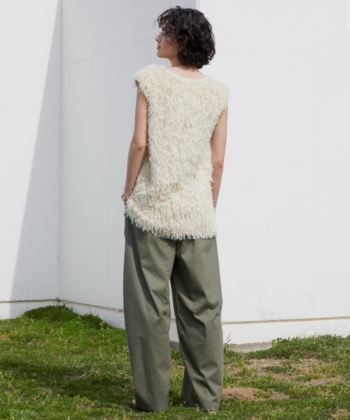 Doux archives(ドゥアルシーヴ)の「フェザー2WAYノースリベスト(シャツ/ブラウス・レディース・ブラック/アイボリー/ブラウン・FREE)」の22枚目の写真